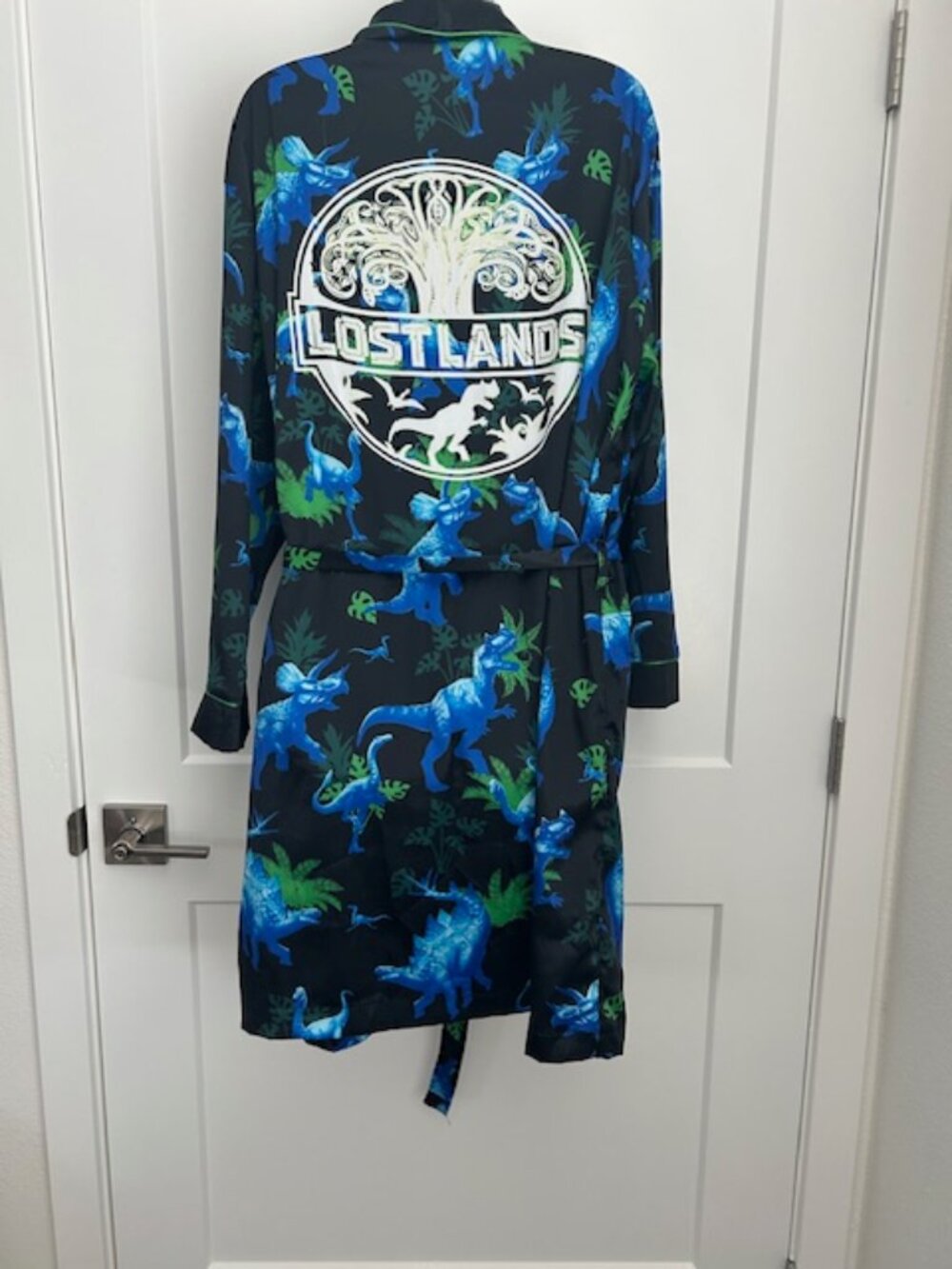 Lost lands robe one size